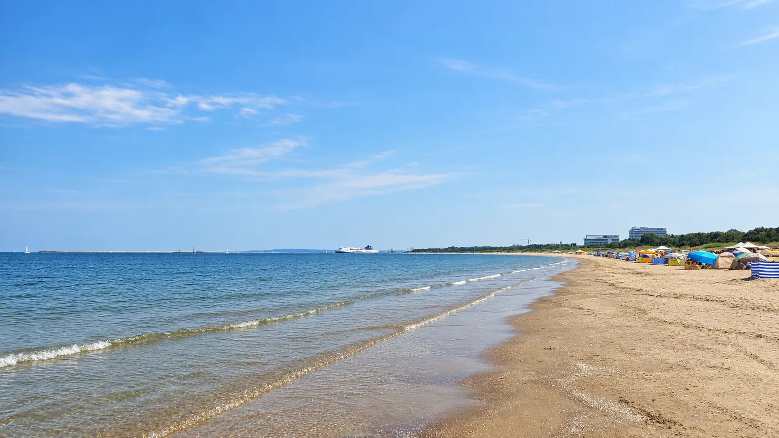 Den breda sandstranden i Świnoujście, ca 500 m från lägenheten (miljöbild)